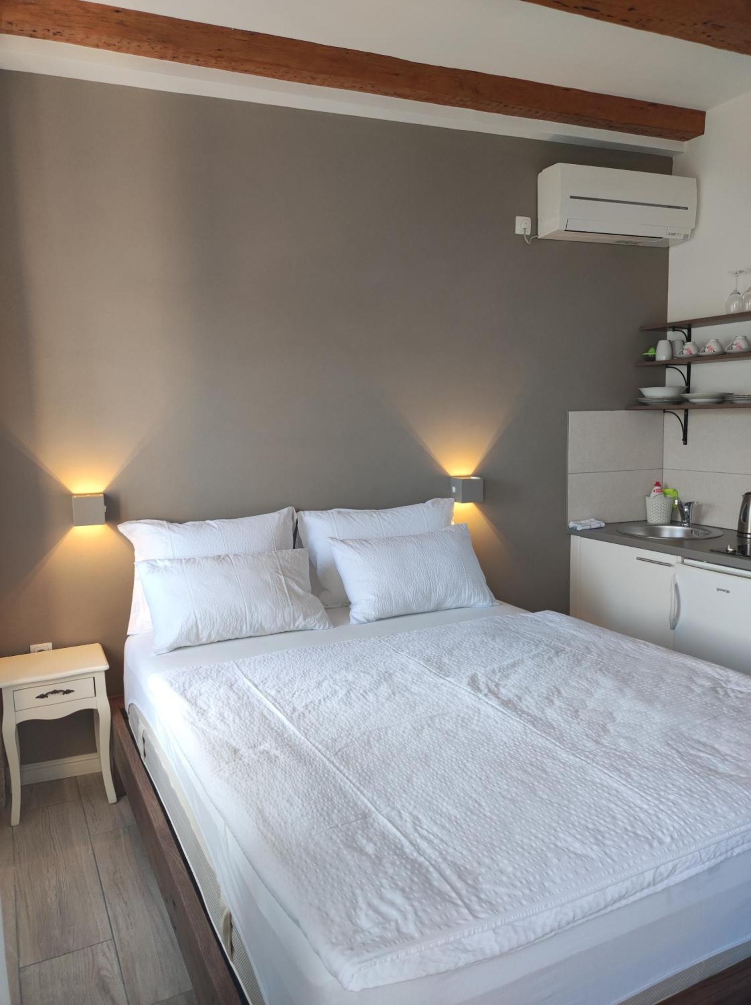 Apartments Krstulja Baška Zimmer foto
